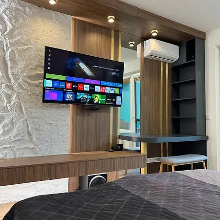 Ah Radnica Jacuzzi Apartmán *